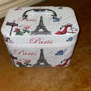 Brand New Paris Make-Up Case